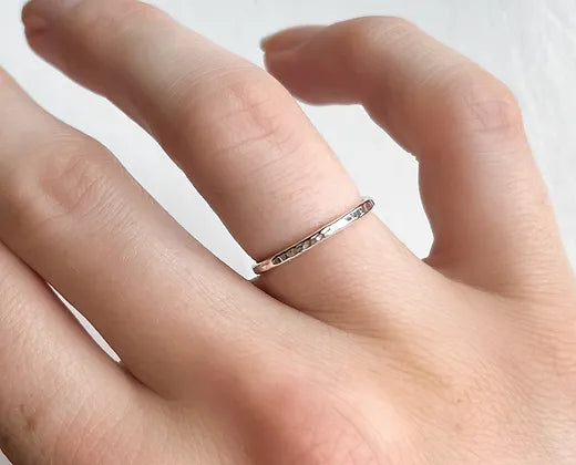 Simple Hammered Ring Sølv