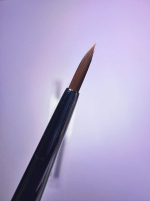 Thin sharp brush