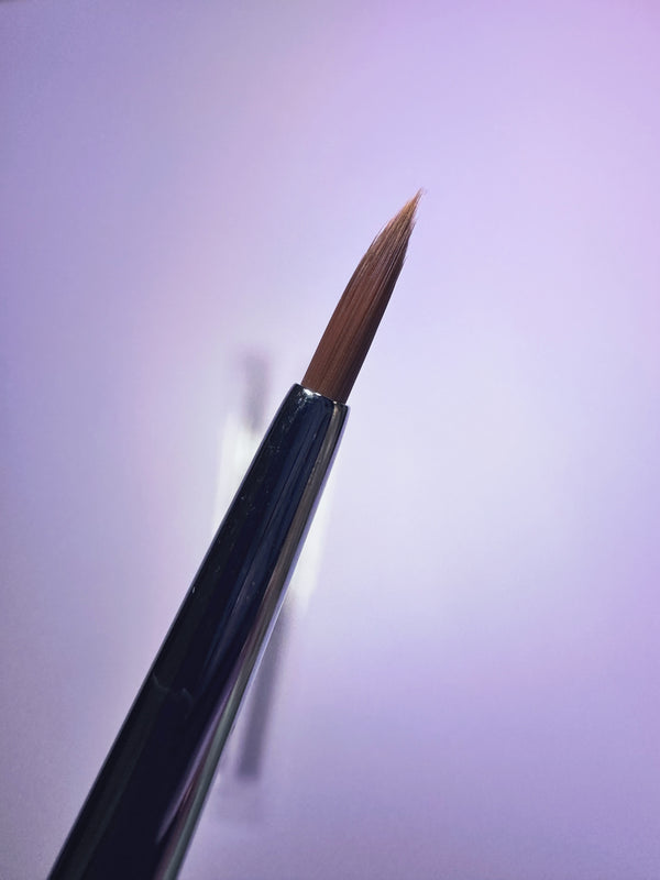 Thin sharp brush